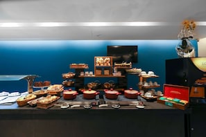 Daily buffet breakfast for a fee - Comfort Hotel Guarulhos - Aeroporto (Guarulhos)