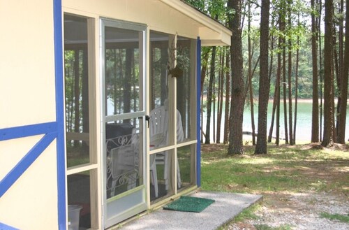 2-209C - Coopers Cozy Cabin ^ Lake Hartwell ^ WIFI ^ Pets Welcome