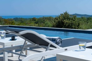 Piscine extérieure, piscine chauffée