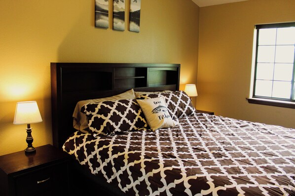 2 bedrooms, WiFi, bed sheets