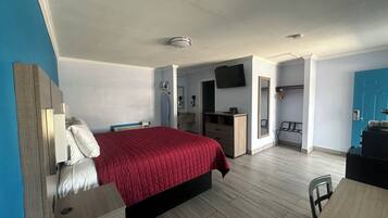 Deluxe Single Room | Iron/ironing board, free WiFi