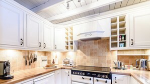 Dishwasher, freezer - 2 bedroom accommodation in Gunnerside, near Richmond (Gunnerside, near Richmond)
