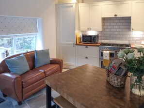 High chair, cookware/dishes/utensils