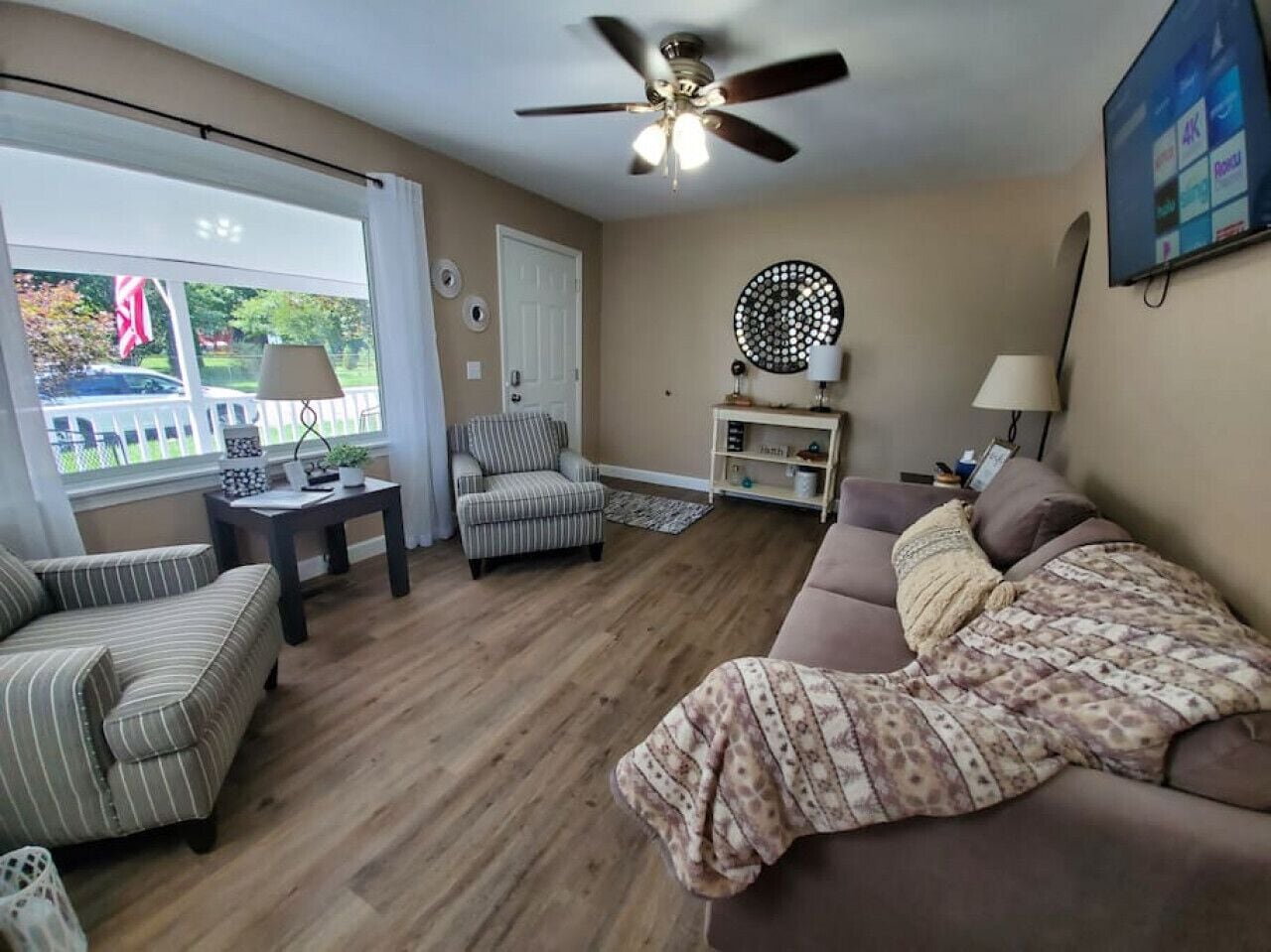 102 E home Ave. · ✪ Rodney's Cute and Charming Trenton home ✪