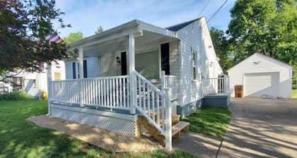 102 E home Ave. · ✪ Rodney's Cute and Charming Trenton home ✪