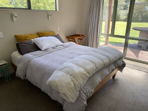 3 slaapkamers, een strijkplank/strijkijzer, reisbedje, wifi