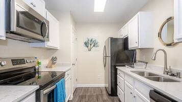 Microonde, forno, macchina per tè/caffè, tostapane