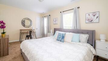 4 sovrum, skrivbord, strykjärn/strykbräda och wi-fi