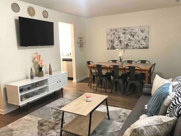 テレビ、Netflix、ストリーミングサービス