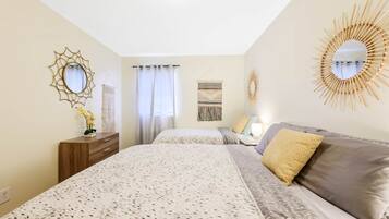 2 habitaciones, tabla de planchar con plancha, wifi y ropa de cama