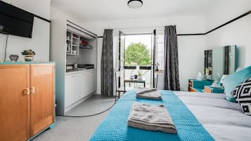 1 bedroom, iron/ironing board, travel cot, free WiFi