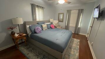4 bedrooms, iron/ironing board, free WiFi, bed sheets