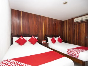 Free WiFi, bed sheets - OYO Hotel San Carlos (San Juan Bautista Tuxtepec)