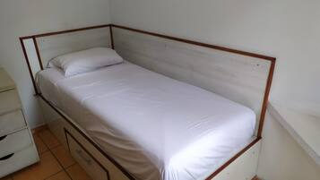 Ferros/tábuas de passar roupa, Wi-Fi de cortesia, roupa de cama