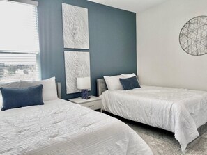 6 bedrooms, iron/ironing board, travel cot, free WiFi - Luxury 6 Bedroom 5 bath pool Home 204 (Four Corners)
