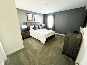 7 bedrooms, iron/ironing board, travel cot, free WiFi - Luxury 7 Bedroom 5 bath pool Home 208 (Four Corners)