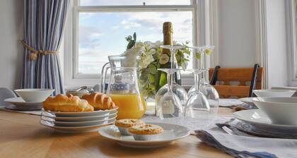 3 bedroom accommodation in Littlehampton