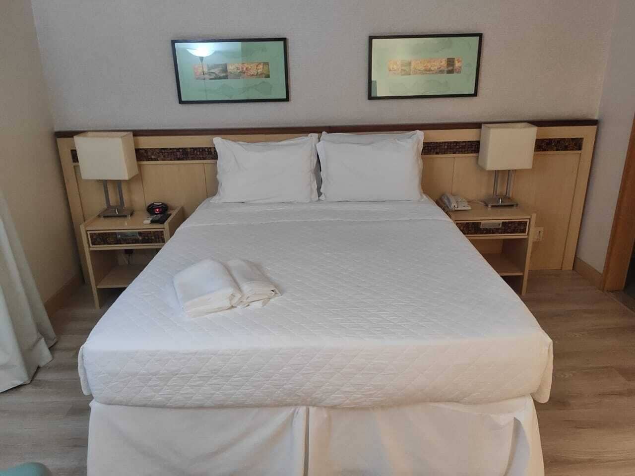 deluxe double room | iron/ironing board, free wifi, bed sheets
