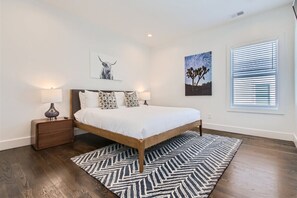 4 soveværelser, skrivebord, strygejern/strygebræt, Wi-Fi