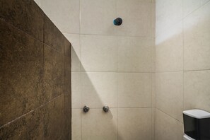 Bathroom - Capital O Plaza Galindo (San Juan de los Lagos)
