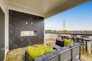 Outdoor dining - 21- Trendy `Music Hill`- The Music City Collection (Berry Hill)