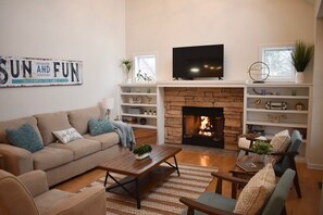 Smart TV, fireplace