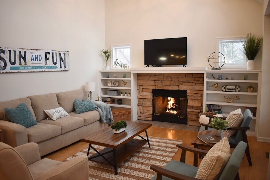Charming Cottage Near Douglas Beach! - Saugatuck, MI