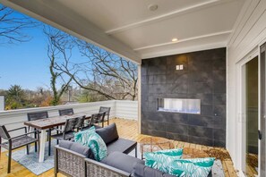 Outdoor dining - 22- Large Modern Home- The Music City Collection (Berry Hill)