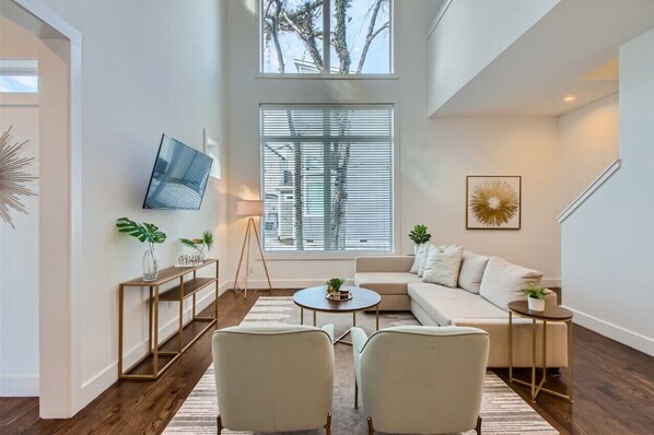 TV, fireplace - 22- Large Modern Home- The Music City Collection (Berry Hill)