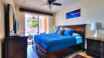 2 bedrooms, in-room safe, desk, iron/ironing board