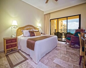 Tabla de planchar con plancha, wifi y ropa de cama 