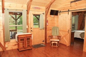 1 soverom, strykejern/-brett, wi-fi (inkludert) og sengetøy