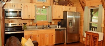 The Hoot Owl - New Cabin in Black Mountain w/ views & discount Biltmore tickets!