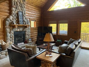 Smart TV, fireplace, stereo