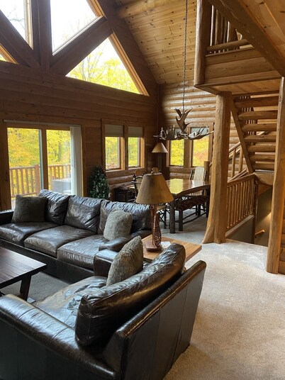 Cozy 4 BDR Log Cabin at Boyne Mountain