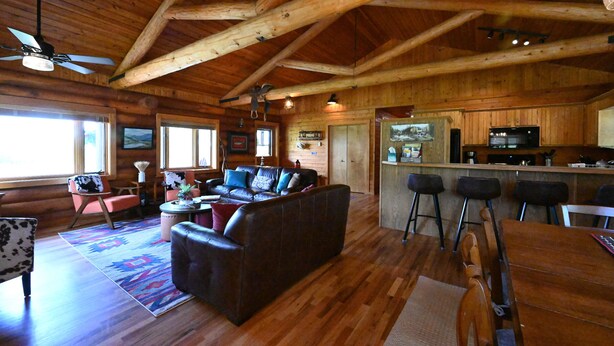 Unclassified image, 1 of 34, button - New Listing  Sleeps 8, 4 Bedroom, 3 Bath, 18 Miles to Yellowstone!! (Island Park)