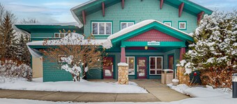 Spacious Mountain Retreat at Smugglers’ Notch Resort w/ Great Views, Pool Access