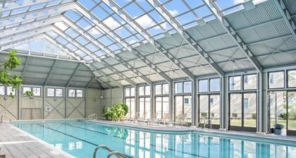 Modern Luxury Condo Across from Pearl Hotel - Stunning Gulf views Overlooking Western Green