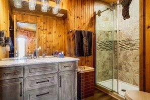 Shower, hair dryer, towels, soap - Breathtaking Smokies Mtn Views, Hot Tub, Firepits, Game Room, Near Gatlinburg (Gatlinburg)