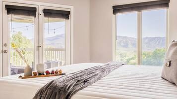 3 bedrooms, desk, iron/ironing board, travel crib