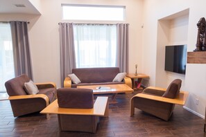 Smart TV, fireplace - Welcoming Coachella valley Home with Heated Salt Pool! (Coachella)