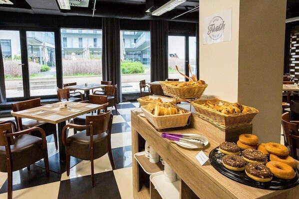 Dining - Di Verdi Residence Hotel (Budapest)