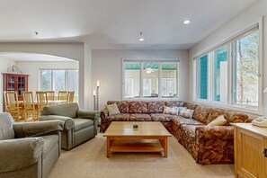 TV, fireplace, DVD player, ping pong