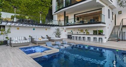 Franklin Modern - Hollywood Hills Estate with Theater, Pool, & Views