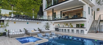 Franklin Modern - Hollywood Hills Estate with Theater, Pool, & Views