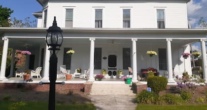 Nottingham Place in Wise, King Bedrm, Private Living Rm, Near UVa-Wise & Main St
