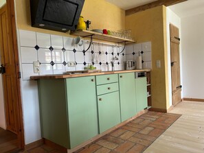 Kühlschrank, Ofen, Herdplatte, Geschirrspüler
