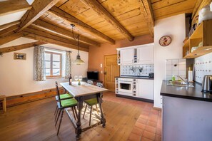 Réfrigérateur, four, plaque de cuisson, lave-vaisselle