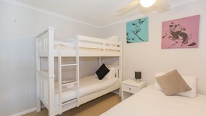 8 bedrooms, bed sheets