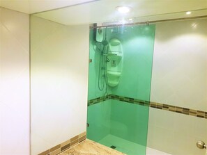 Shower, towels